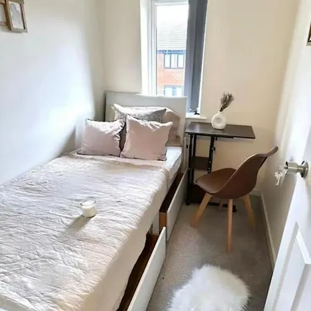 Stylish House Retreat In מנצ'סטר