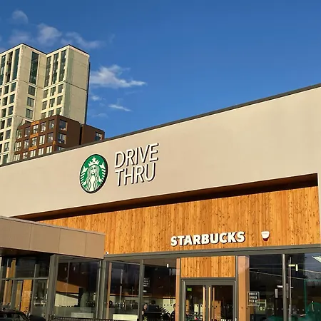 Modern & Cozy With Balcony, Near Media Centre & Old Trafford Stadium