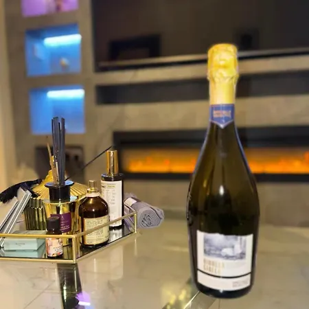 Holiday home Stylish House Retreat In Manchester