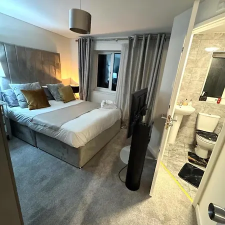 Stylish House Retreat In Manchester