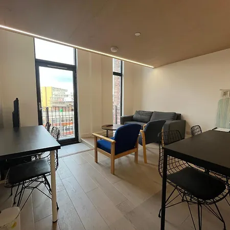 Comfortable 2 Bed Flat Near Deansgate Station *