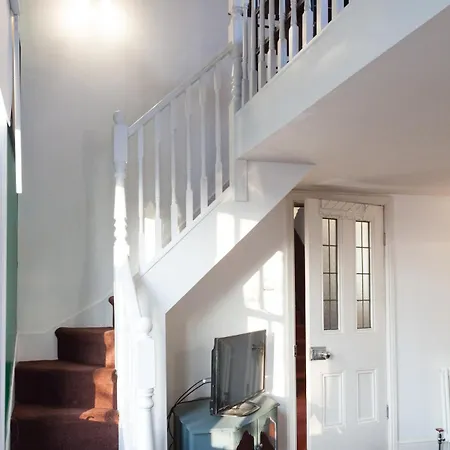 Victorian Elegance At Kingscliffe, Sleeps 16 *