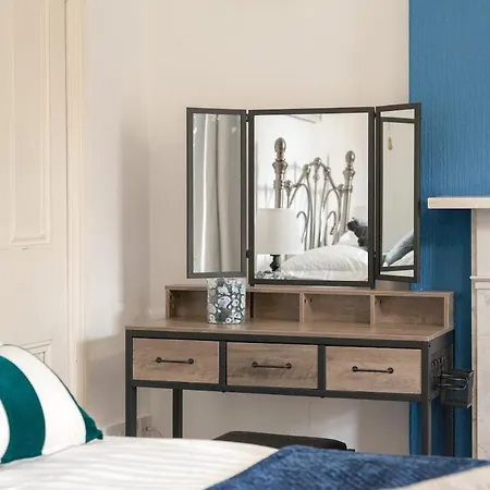 Victorian Elegance At Kingscliffe, Sleeps 17