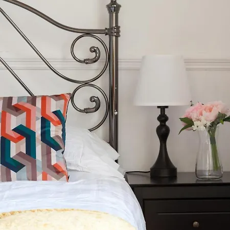 Victorian Elegance At Kingscliffe, Sleeps 17 *