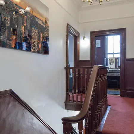 ヴィラ Victorian Elegance At Kingscliffe, Sleeps 17