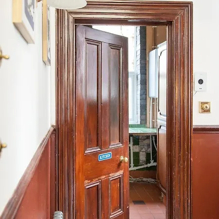 Victorian Elegance At Kingscliffe, Sleeps 16