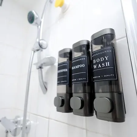 公寓 Cozy Place In Salford, Sleeps 8, 4 Bedroom, 5 Beds