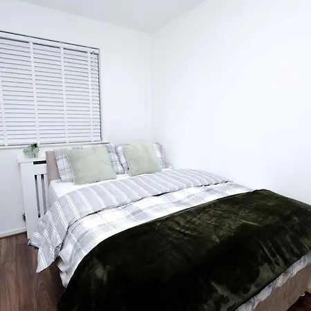 公寓 Cozy Place In Salford, Sleeps 8, 4 Bedroom, 5 Beds *