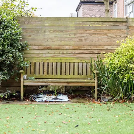 Guestready - Terraced In West Didsbury Manchester