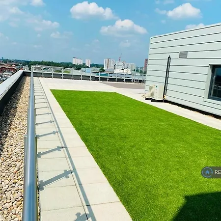 Comfy 1 Bedroom Διαμέρισμα *