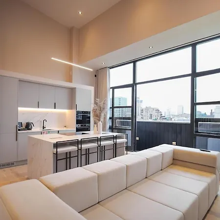 Apartment Ceramica By The Heim Residences