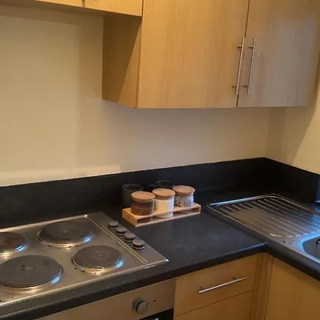 Apartment Modern - Views - Parking - Sleeps 3 Manchester