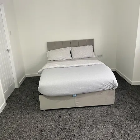 Holiday home Modern 5 Bedroom House Manchester