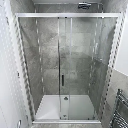 Feriehus Modern 5 Bedroom House Manchester