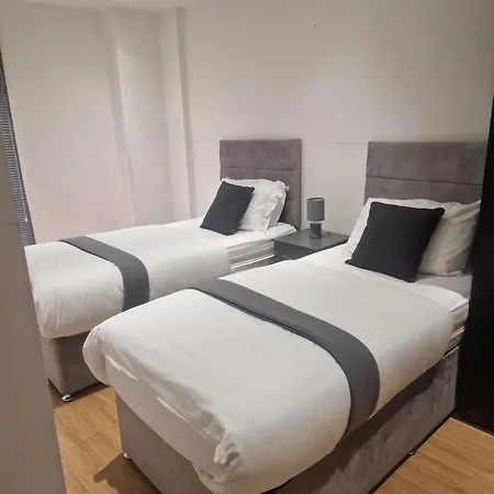 Simply Exquisite * Mánchester