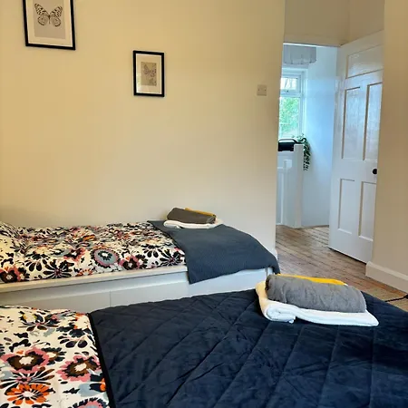 Blackley Rustic Gem A Suburb Hideaway Manchester