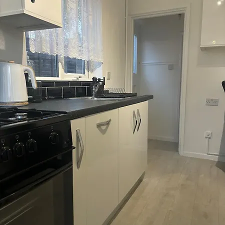 Blackley Rustic Gem A Suburb Hideaway