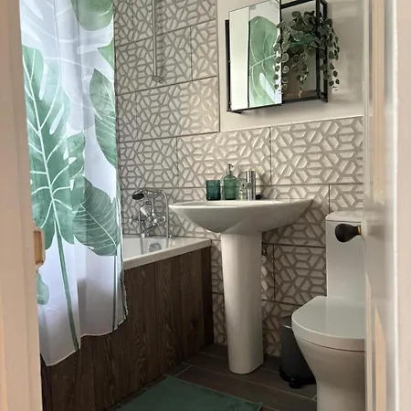 Vakantiehuis Blackley Rustic Gem A Suburb Hideaway *