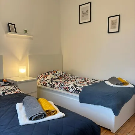 Blackley Rustic Gem A Suburb Hideaway *