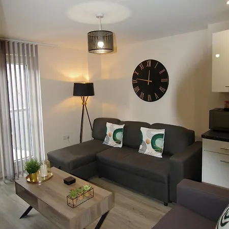 2 Bed 2 Bath Close To Ctre Sleeps 5 -free Parking Apartment