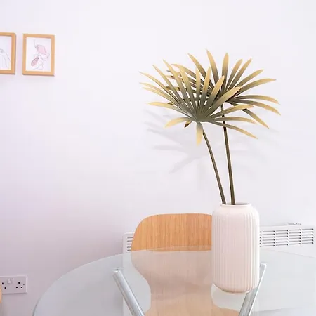 Modern Bright In Salford With Private Parking * Manchester