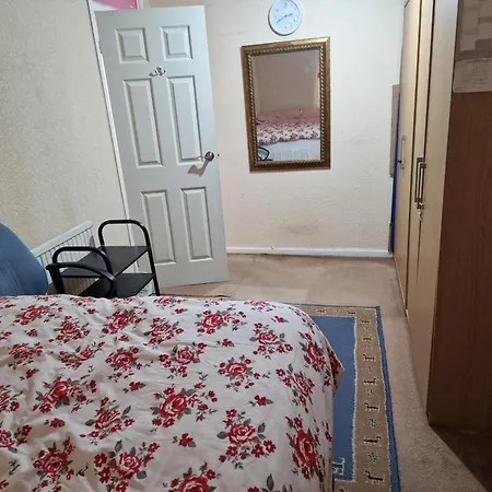 Thornsett Close Проживание в семье