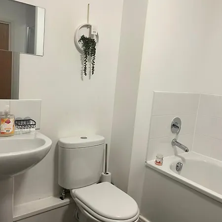 Homestay Cosy Next To Etihad Stadium *