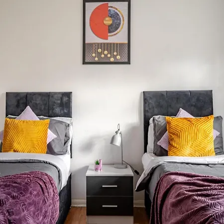Hillside Haven In Manchester
