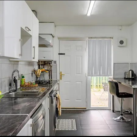 Hillside Haven In Holiday home Manchester