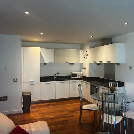 Appartement 1 Bed Flat - Sleeps 2 - Garden - Parking Manchester