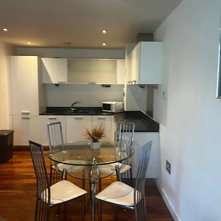 Appartement 1 Bed Flat - Sleeps 2 - Garden - Parking