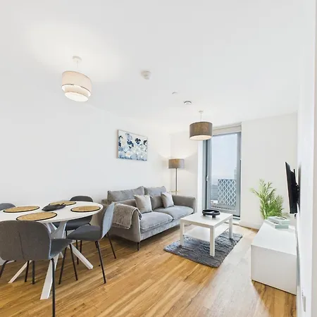 Cosy 2br In Media Apartment Manchester