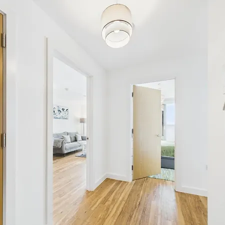 Cosy 2br In Media *