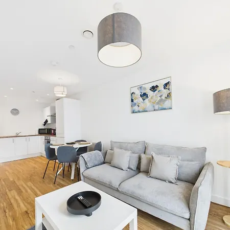 Apartment Cosy 2br In Media Manchester