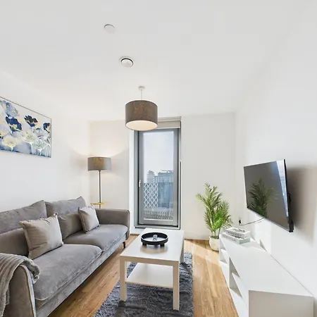 Cosy 2br In Media