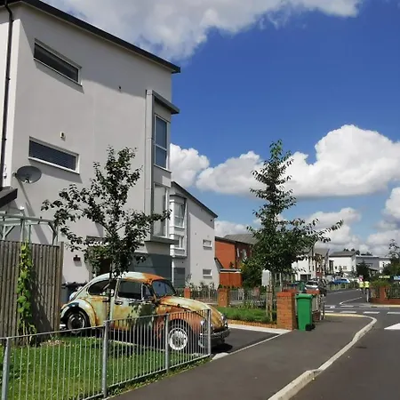 Luxury Three Story Townhouse Free Parking On Drive