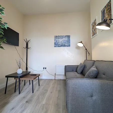 Modern Near Centre Apartment