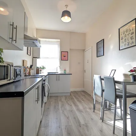 Modern Near Centre Apartment Manchester