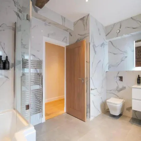 Aria At The Heim * Manchester