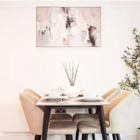 Luxurious Flat In Appartement