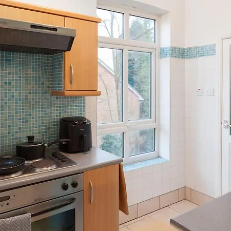 Lejlighed The Gold In A 6 Bedroom Victorian Shared House, Sleeps 4, Super King Bed, Double Bed