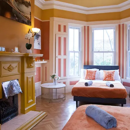 Lejlighed The Gold In A 6 Bedroom Victorian Shared House, Sleeps 4, Super King Bed, Double Bed Manchester