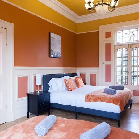 The Gold In A 6 Bedroom Victorian Shared House, Sleeps 4, Super King Bed, Double Bed * Manchester