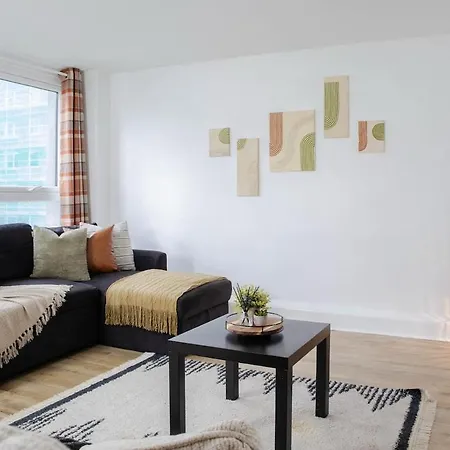 Appartamento Cozy Next To Ao Arena With Free Parking *