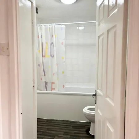 Stylish 2 Bed Centre Appartamento