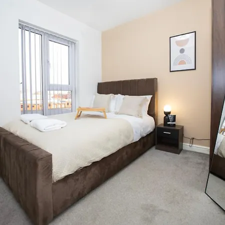 Apartment Luxury Three Story Townhouse Free Parking On Drive *