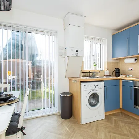 Semesterbostad Manchester, Centre, House, Parking, Garden, M60