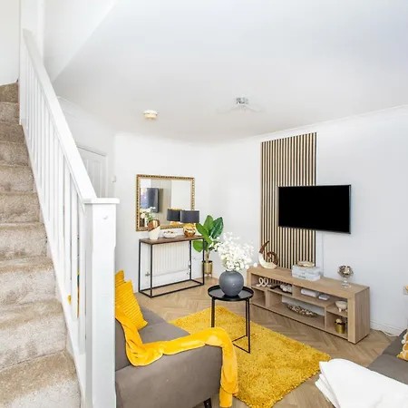 Semesterbostad Manchester, Centre, House, Parking, Garden, M60