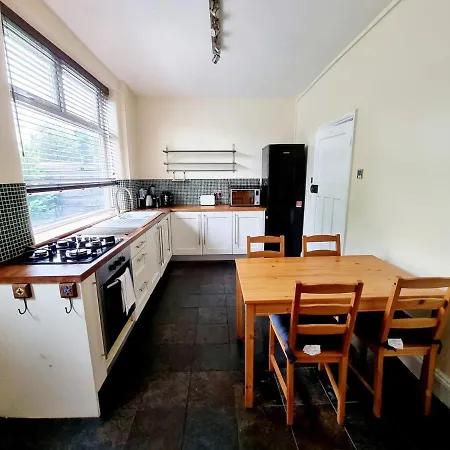 Free Parking House In Middleton By Superhost Сasa de vacaciones Mánchester