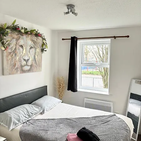 Stylish 2 Bed Centre Appartamento